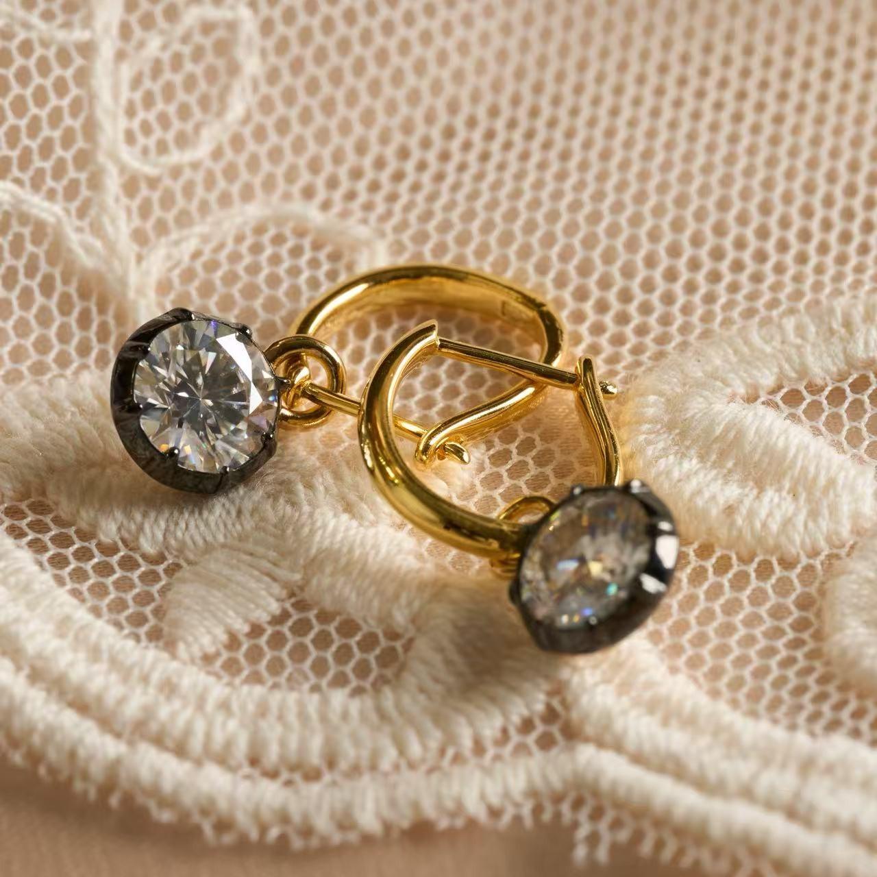 【#M259】(Clover)925Sterling Silver Synthetic Moissanite Earrings