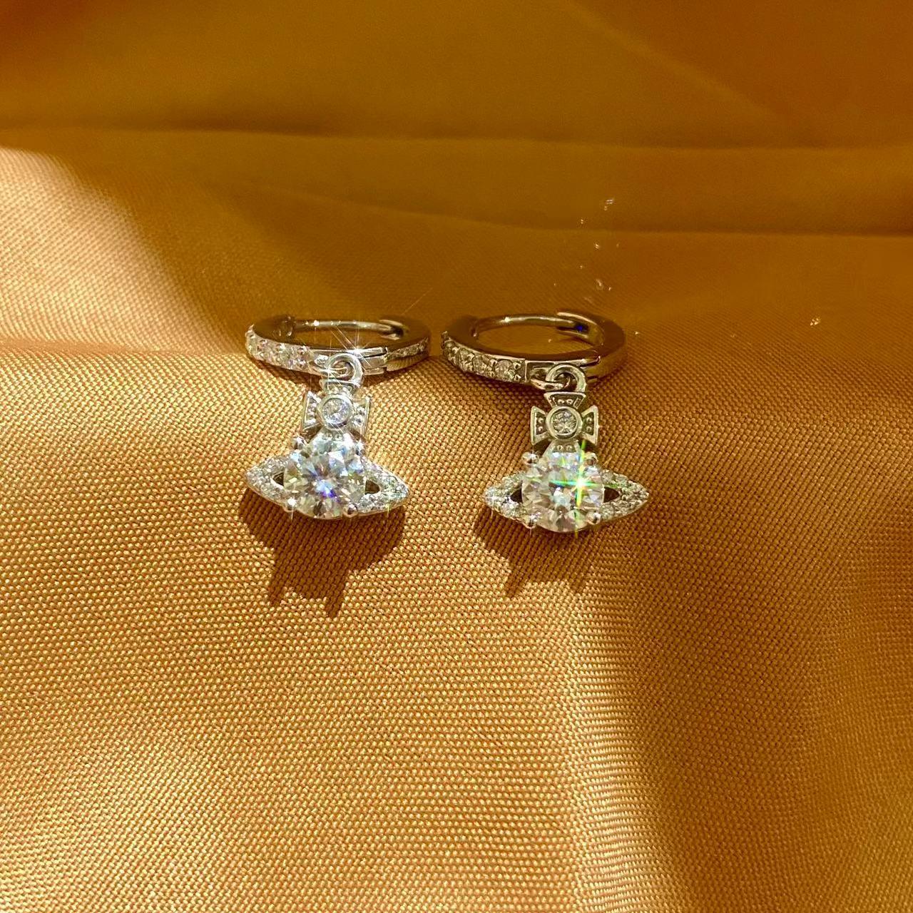 【#H296】(Haven)925Sterling Silver Synthetic Moissanite earrings
