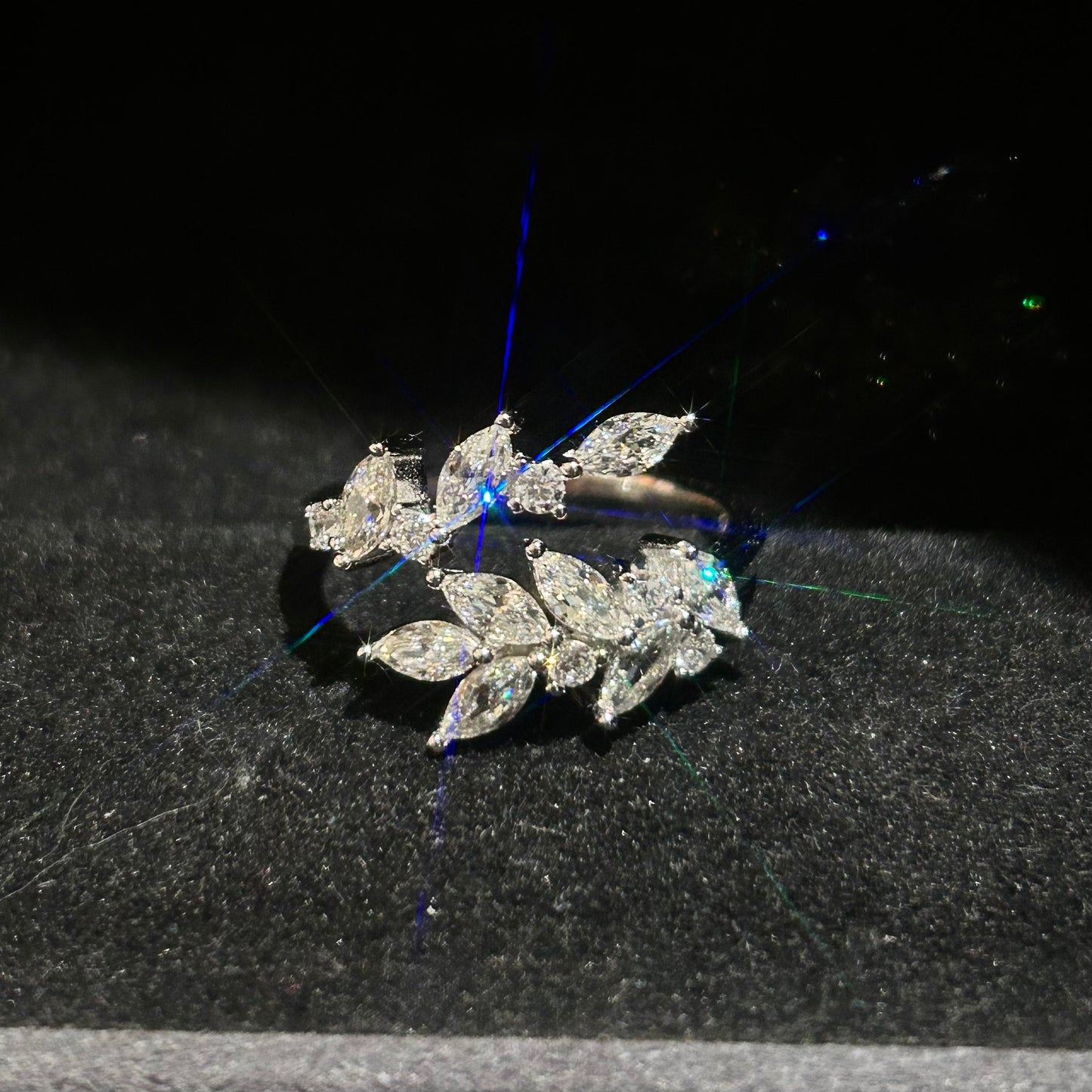 【#536】(Alton) 925 Sterling Silver Synthetic Moissanite Ring